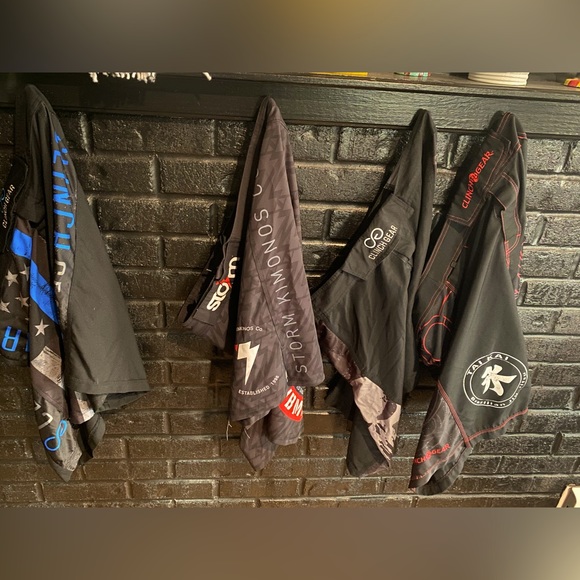 Storm / clinch gear 4 prs good condition fight shorts size 36 - Picture 1 of 10